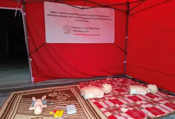 Buczkowice: strażacy z OSP szkolili mieszkańców z resuscytacji i obsługi AED