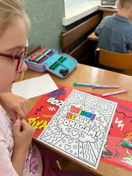 Tydzień przeciwdziałania przemocy rówieśniczej w szkole w Jasienicy – uczniowie uczą się reagować
