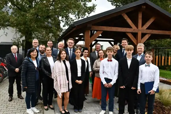 Ekopracownia pod chmurką otwarta w Szkole Podstawowej nr 2 w Ligocie
