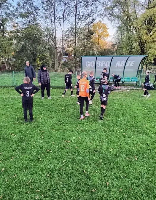 Sokół Buczkowice przegrywa z F4PRO Bielsko-Biała 0:6. Młodzi wojownicy nie odpuszczają