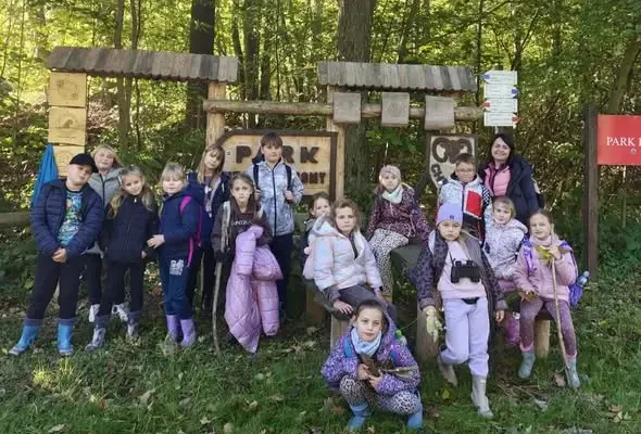 Uczniowie z SP4 Jawor sadzili drzewa w lasach bogaczowskich