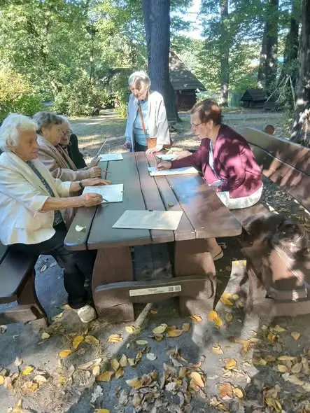 Seniorzy z Domu Seniora odwiedzili Skansen Zagrody Wsi Pszczyńskiej