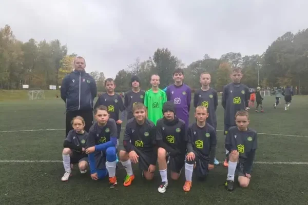 Reprezentacja chłopców z SP1 Kozy zajęła 7. miejsce w finale powiatowym igrzysk dzieci w piłce nożnej