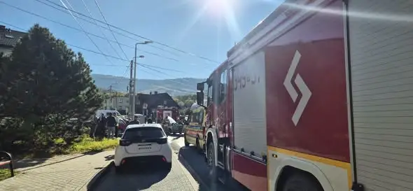 Kolizja trzech aut na ul. Górskiej w Bielsku-Białej — akcja służb