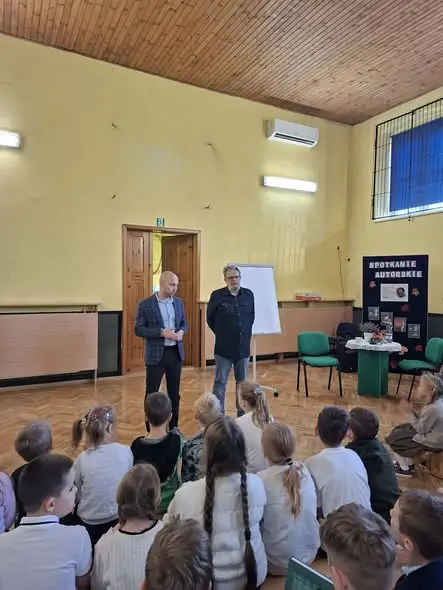 Paweł Wakuła spotkał się z uczniami klas 1–4 – relacja ze spotkania autorskiego