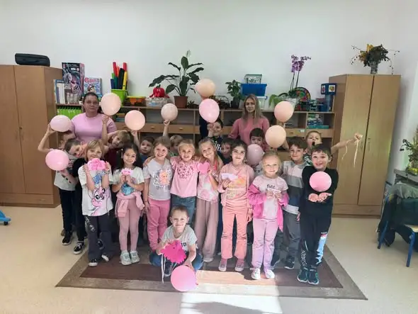 Różowa Chmura w szkole – solidarność i profilaktyka zdrowotna