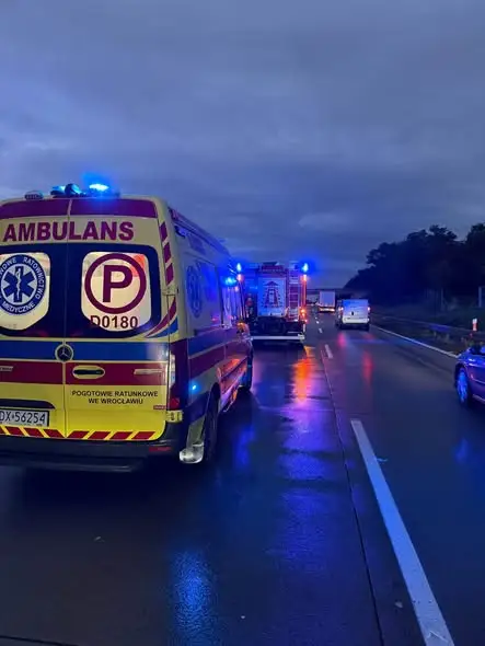 Kolizja na autostradzie A4 pod Jaworem. Jedna osoba poszkodowana