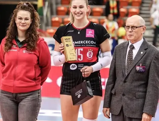 Elles Dambrink z nagrodą MVP po meczu ŁKS Commercecon Łódź