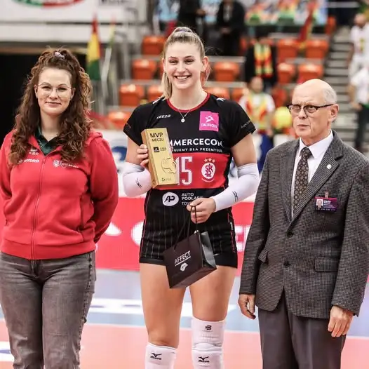 Elles Dambrink z nagrodą MVP po meczu ŁKS Commercecon Łódź
