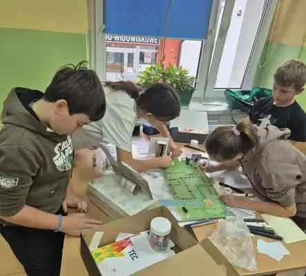 Uczniowie z Kozy zamienili lekturę w planszówki o Narnii