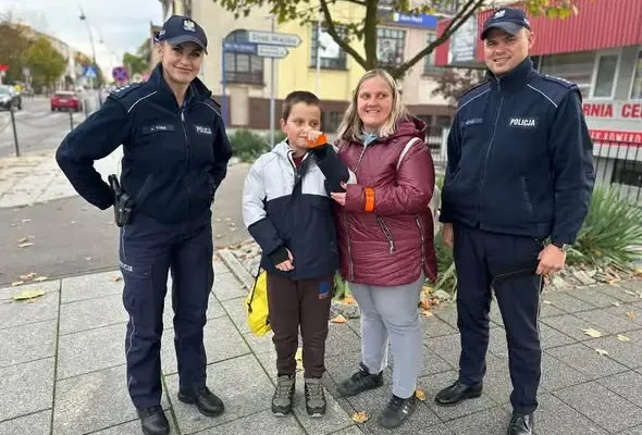 Jaworzniccy policjanci przypominają o odblaskach w centrum miasta
