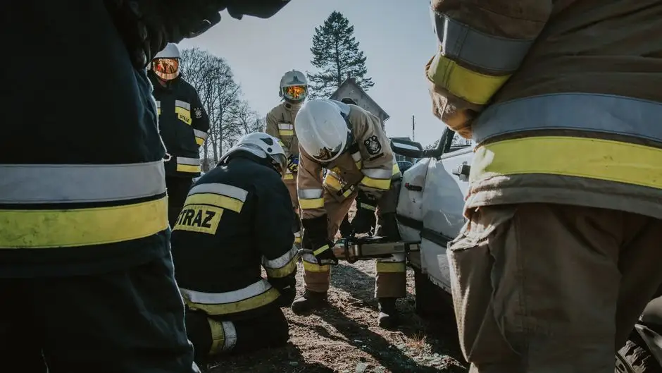 Tragedia w Nisku: Dwaj strażacy zginęli podczas akcji ratowniczej